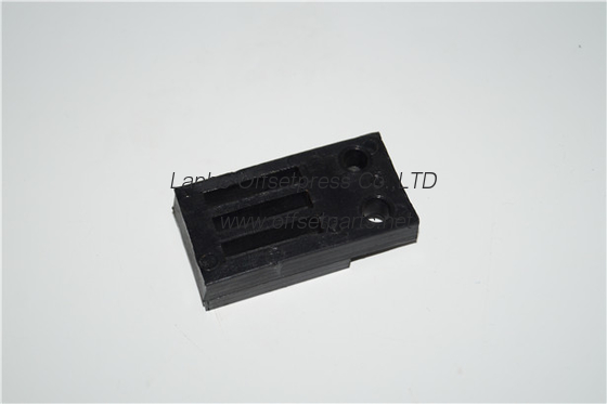 Akiyama machine plastic gripper , BT628 , Akiyama spare part L61xW32xH15/9 , hole diameter 7mm