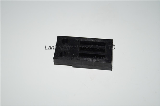 Akiyama machine plastic gripper , BT628 , Akiyama spare part L61xW32xH15/9 , hole diameter 7mm