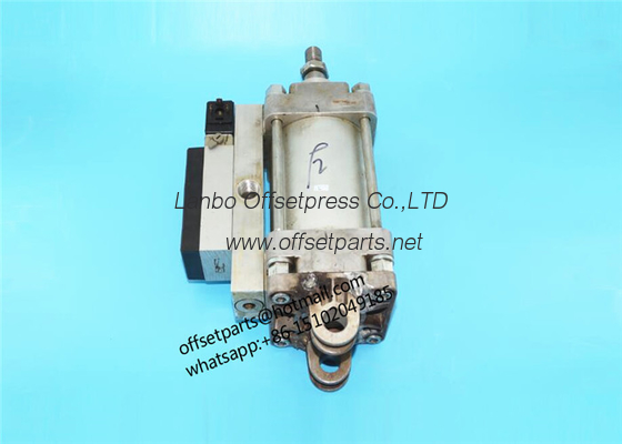 094k147813 Roland 700 machine cylinder 194k147813 left&right original used pneumatic cylinder for roland offsetpress