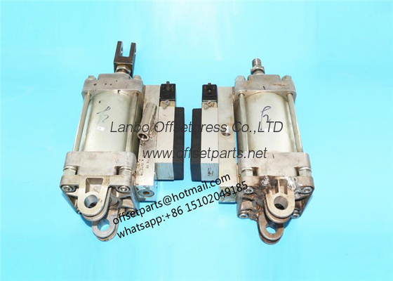 094k147813 Roland 700 machine cylinder 194k147813 left&right original used pneumatic cylinder for roland offsetpress