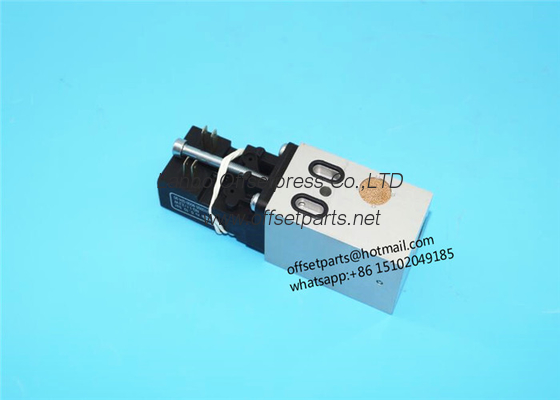 Roland 700 original valve 8010250 9000 024 00 pneumatic valve for roland printing machine oil valve 10 bar 2.2W